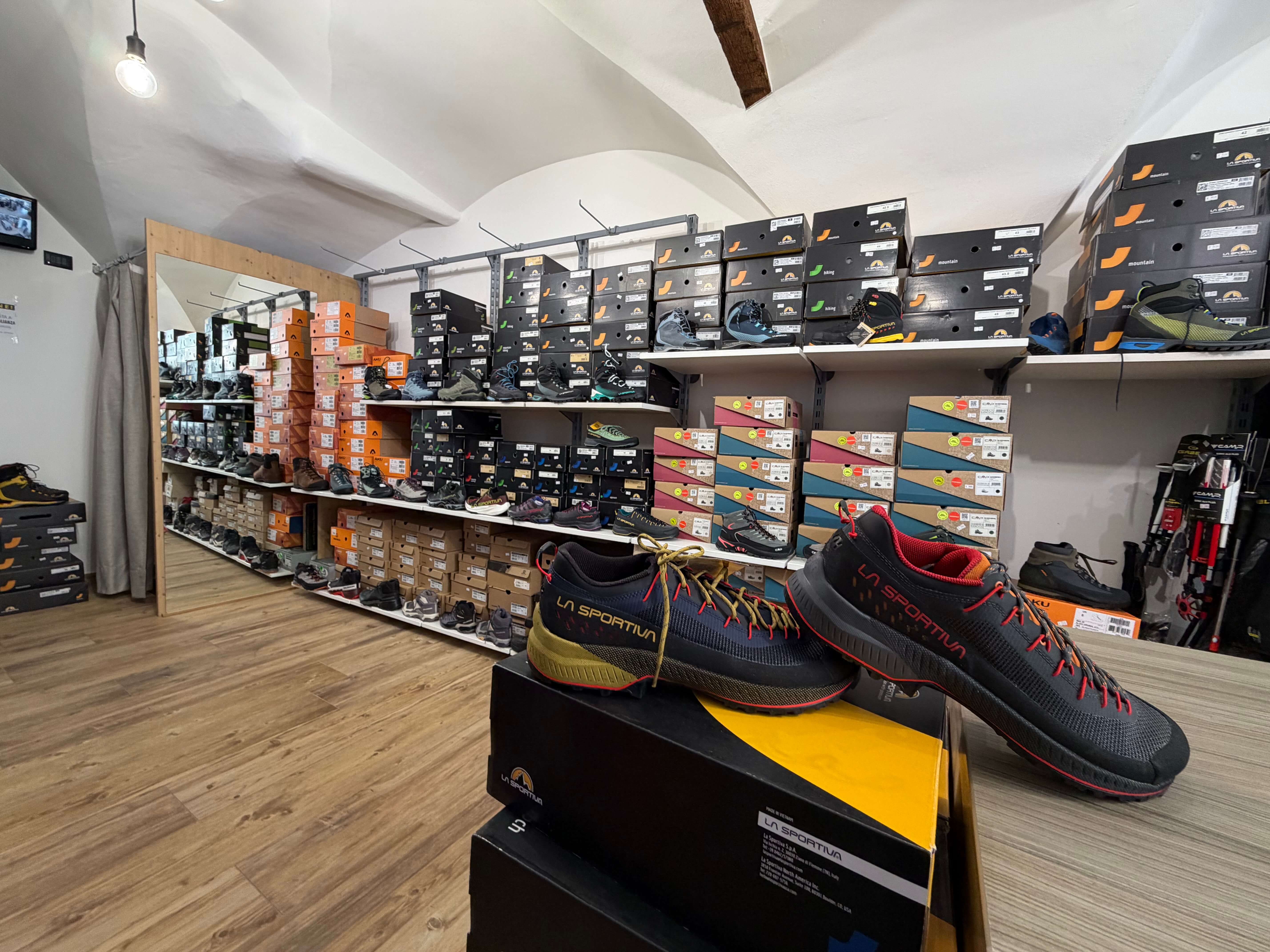 Reparto Calzature e Scarponi